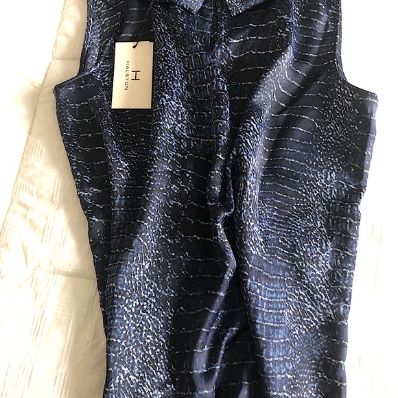 💙🤍Brand New Soft Halston Snake Patterns Blouse💙 - Picture 5 of 6